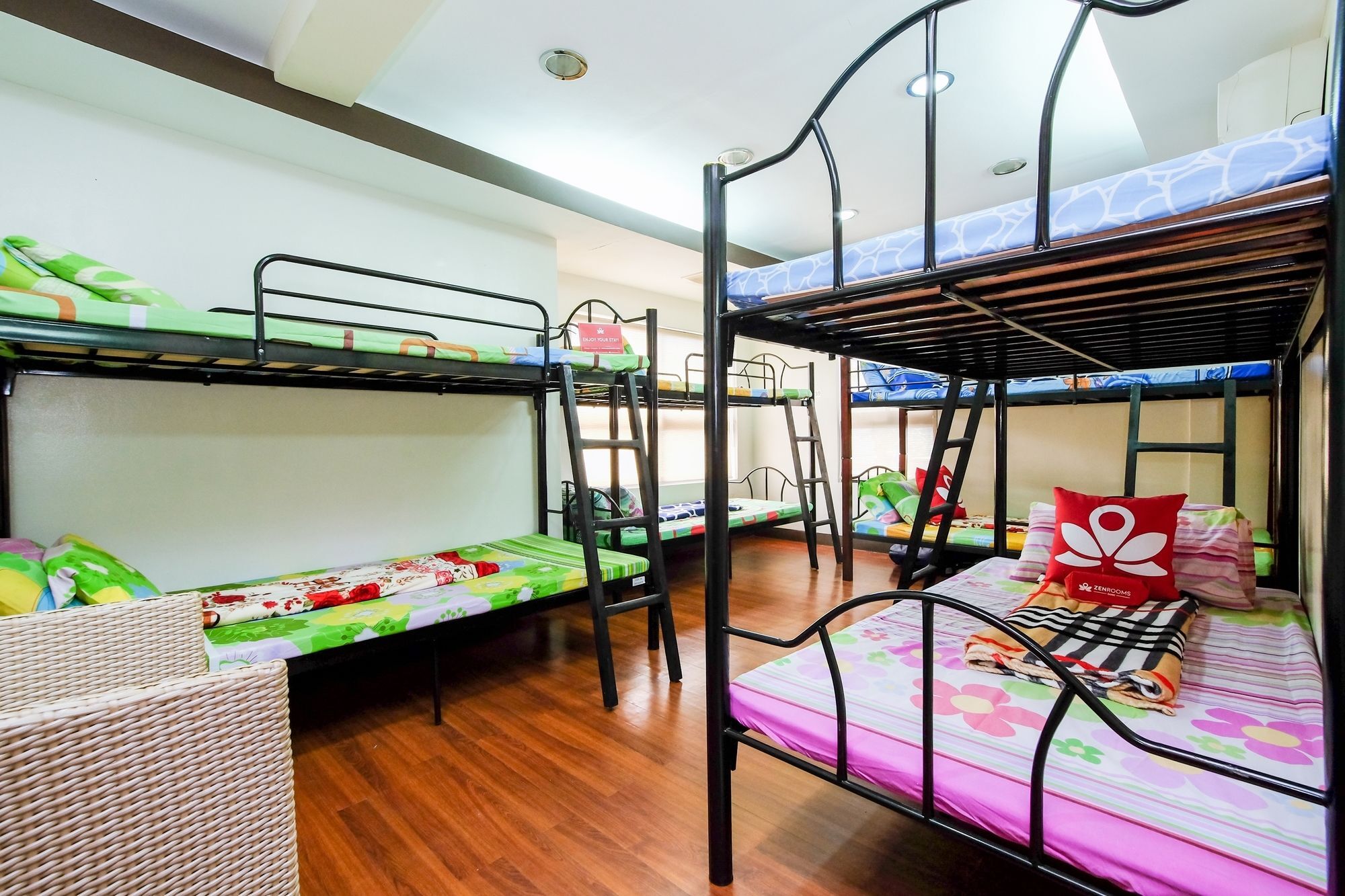 Zen Hostel Quirino Ave. Malate Manila Exterior photo